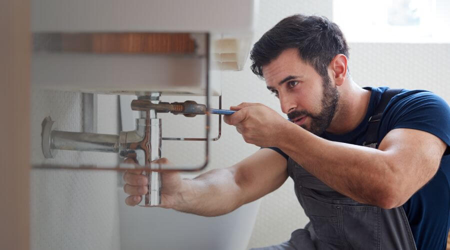 Hot water issue at sink in Bee Branch, AR
